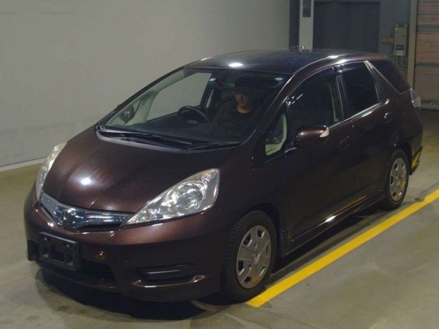 33038 Honda Fit shuttle GP2 2011 г. (TAA Yokohama)